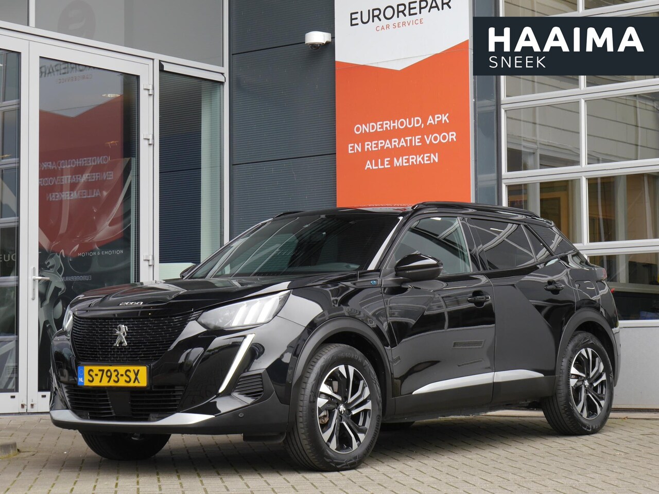 Peugeot e-2008 - EV GT 50 kWh | Parkeersensoren voor en achter | Navigatie | Cruise control | Climate contr - AutoWereld.nl