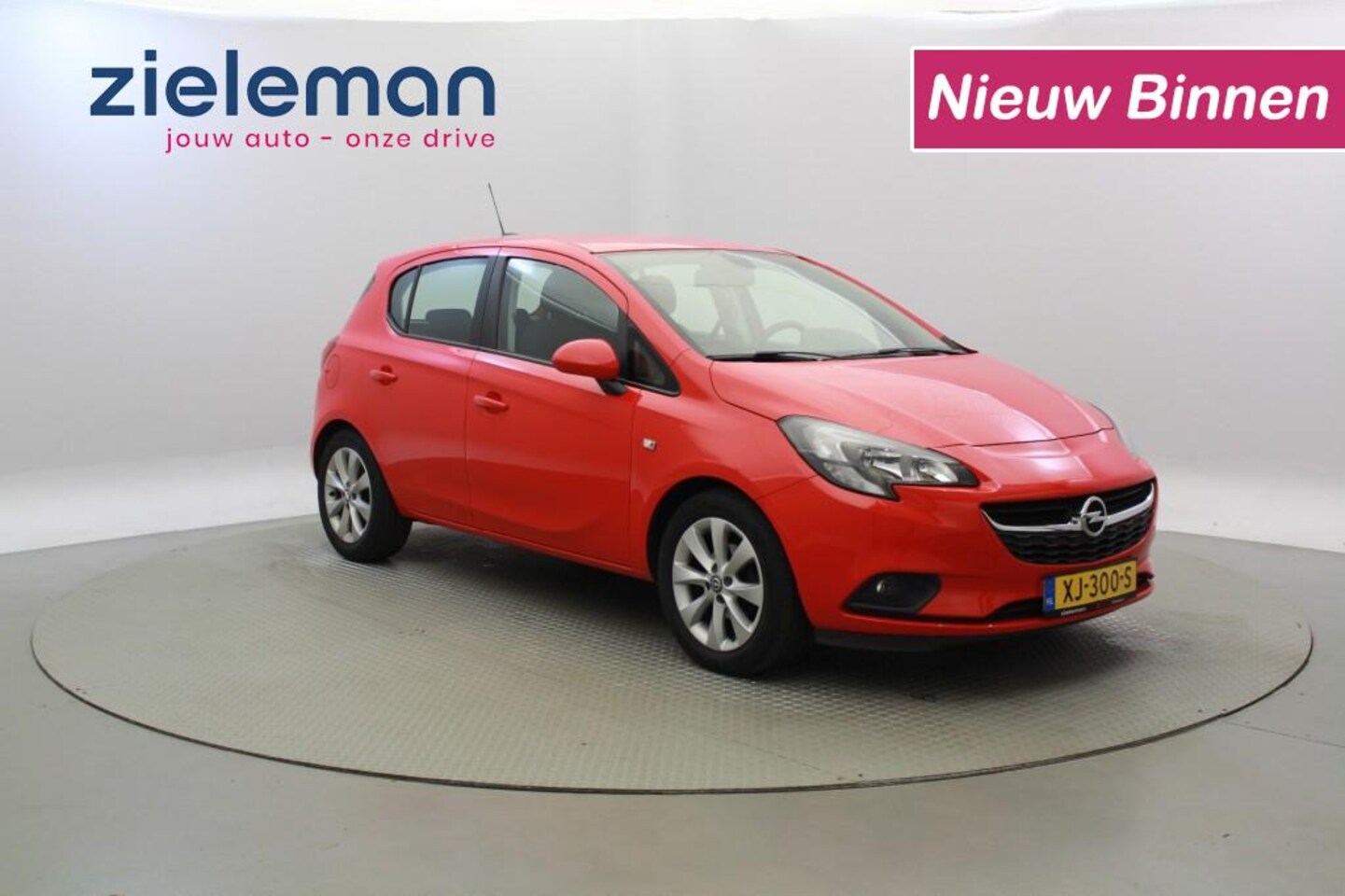 Opel Corsa - 1.4 Favourite - Carplay, Navi, Cruise, Lichtmetalen Velgen - AutoWereld.nl