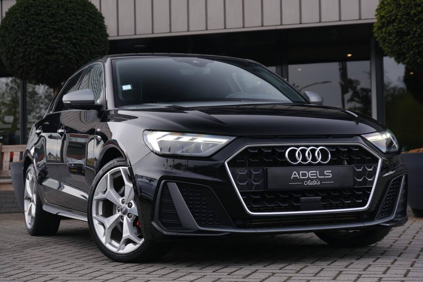 Audi A1 Sportback - 40 TFSI S-Line 200PK Matrix Virtual Black Optiek Carplay Stoelverwarming - AutoWereld.nl