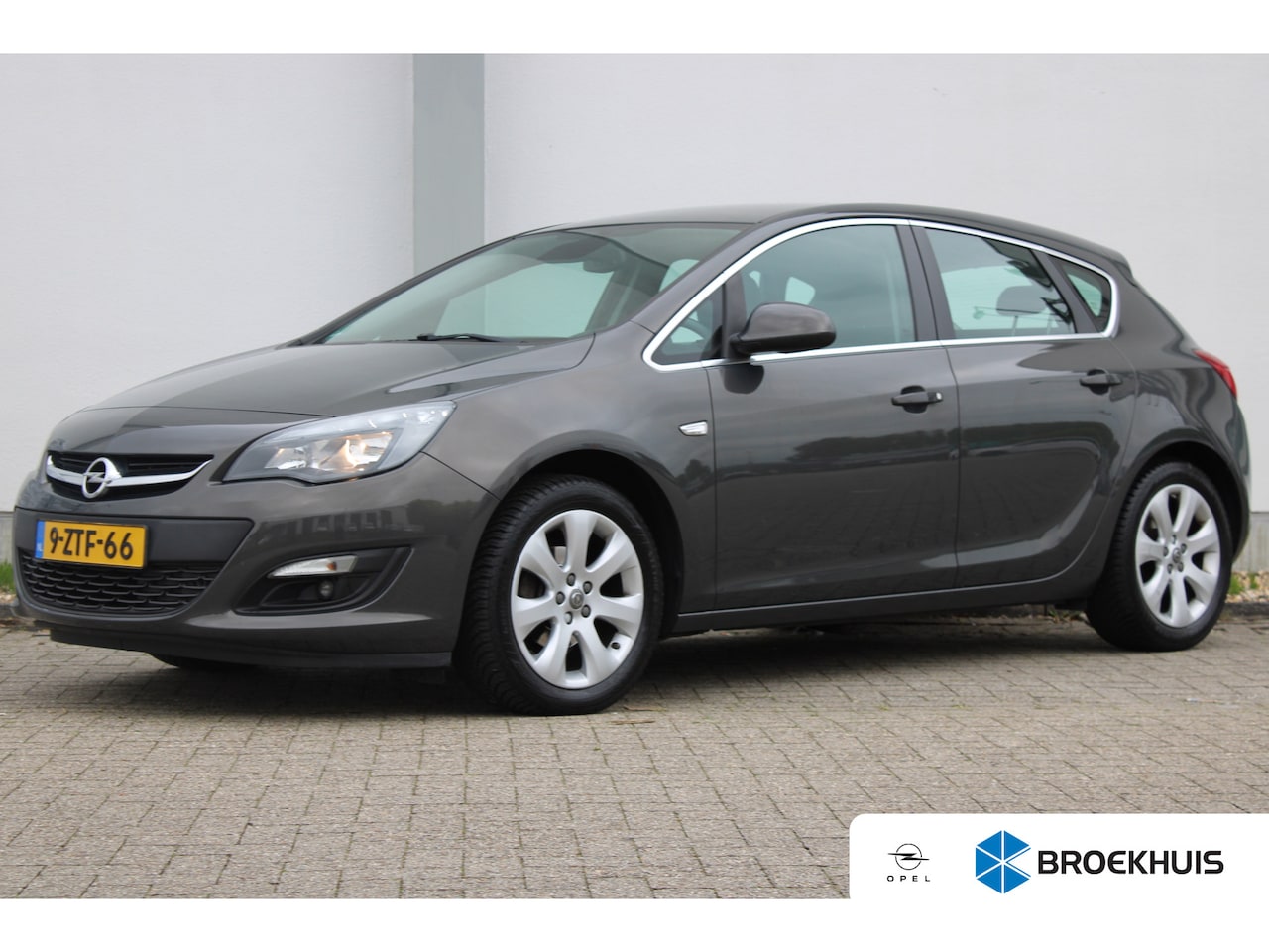 Opel Astra - 1.4 Turbo Blitz / Trekhaak / Parkeersensoren / Navigatie / Airco / Cruise Control / 17'' L - AutoWereld.nl