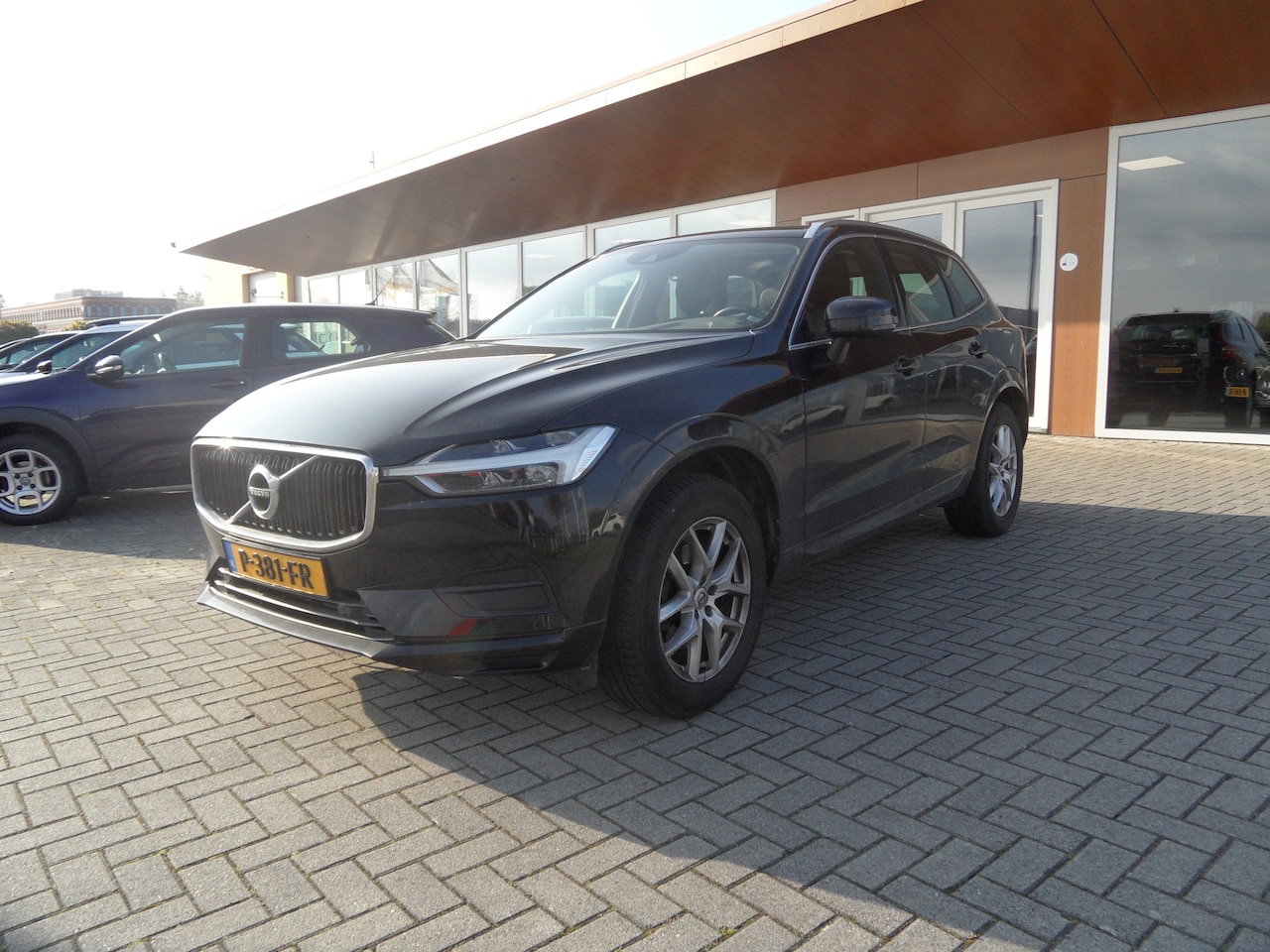 Volvo XC60 - 2.0 D4 Momentum Pro 2.0 D4 Momentum Pro - AutoWereld.nl