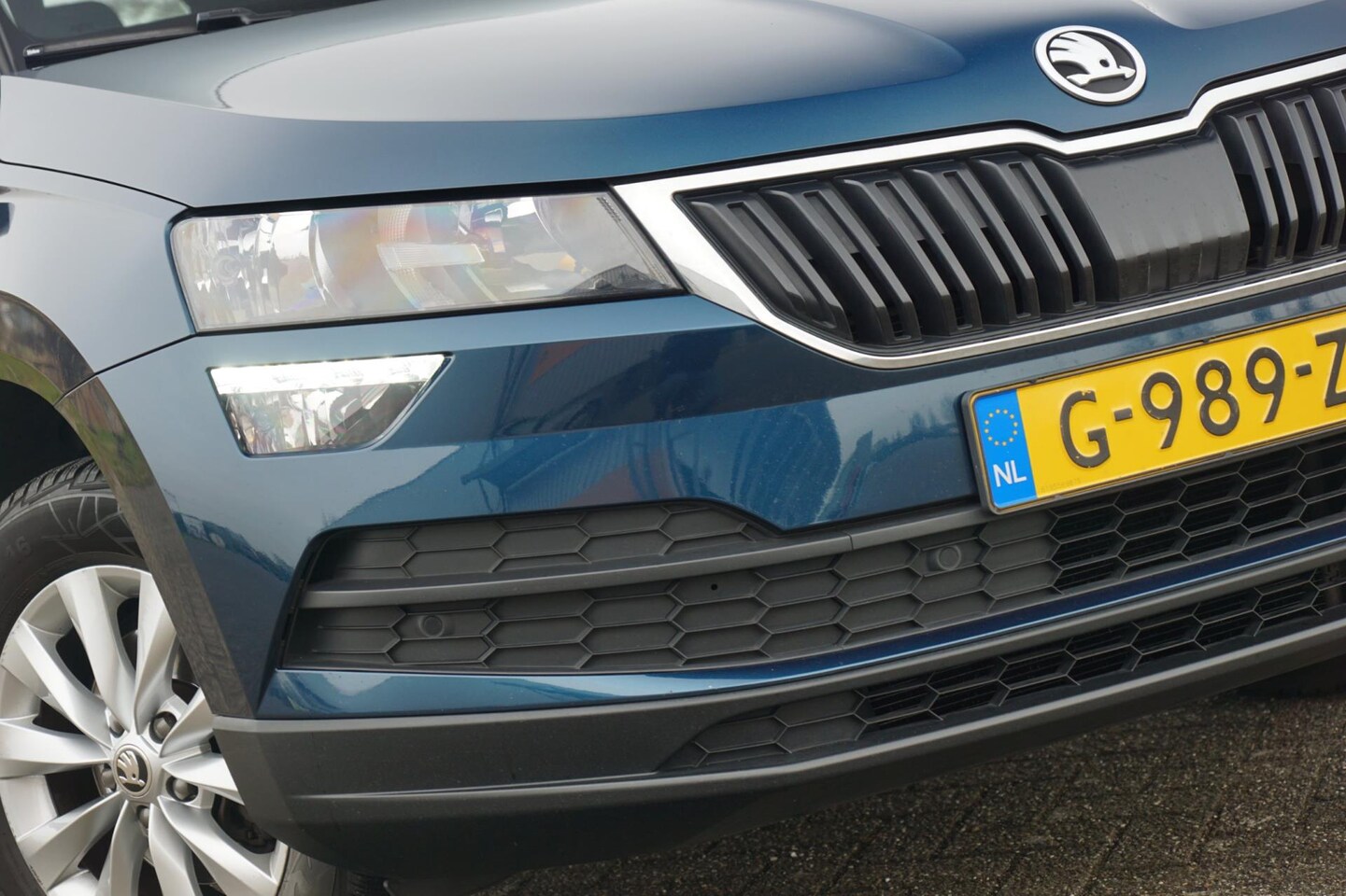 Skoda Karoq - 1.0 TSI Ambition - Lava Blue - Carplay/Navigatie - Topstaat - AutoWereld.nl