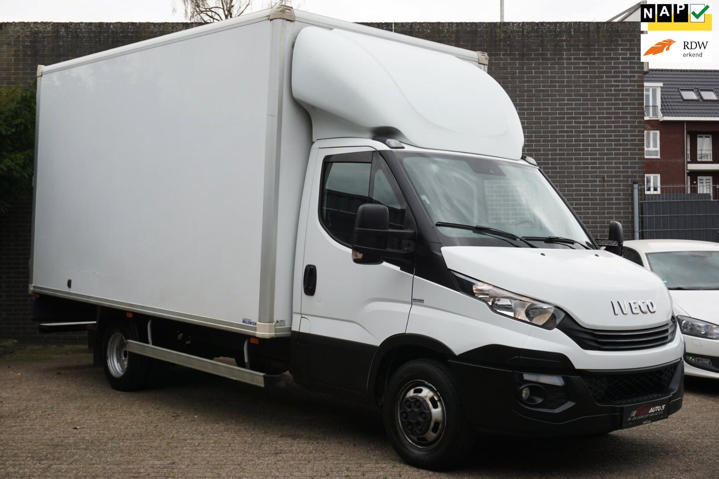Iveco Daily - 35C16V 2.3 410 3Pers AUT Nav Cruise Clima Euro 6 - AutoWereld.nl