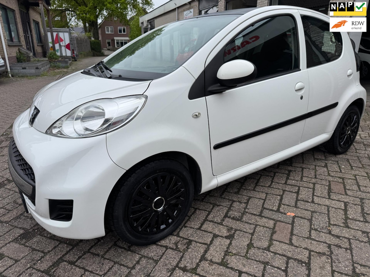 Peugeot 107 - 1.0-12V XS AUTOMAAT AIRCO ORG 68151 KM NAP O.H BOEKJES KLEINE BEURT GEHAD NW APK - AutoWereld.nl