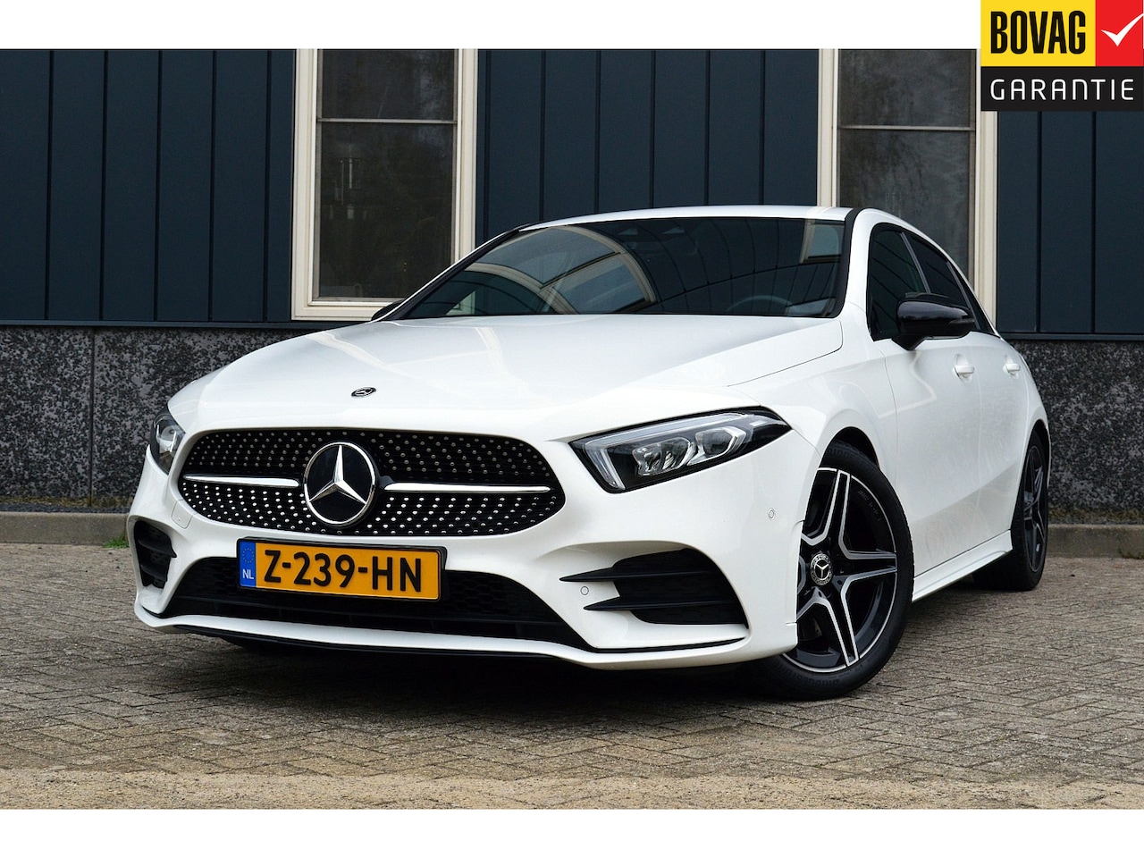 Mercedes-Benz A-klasse - 250 AMG-Line Rijklaarprijs-Garantie Led Navigatie Sfeerverlichting Sport Interieur - AutoWereld.nl