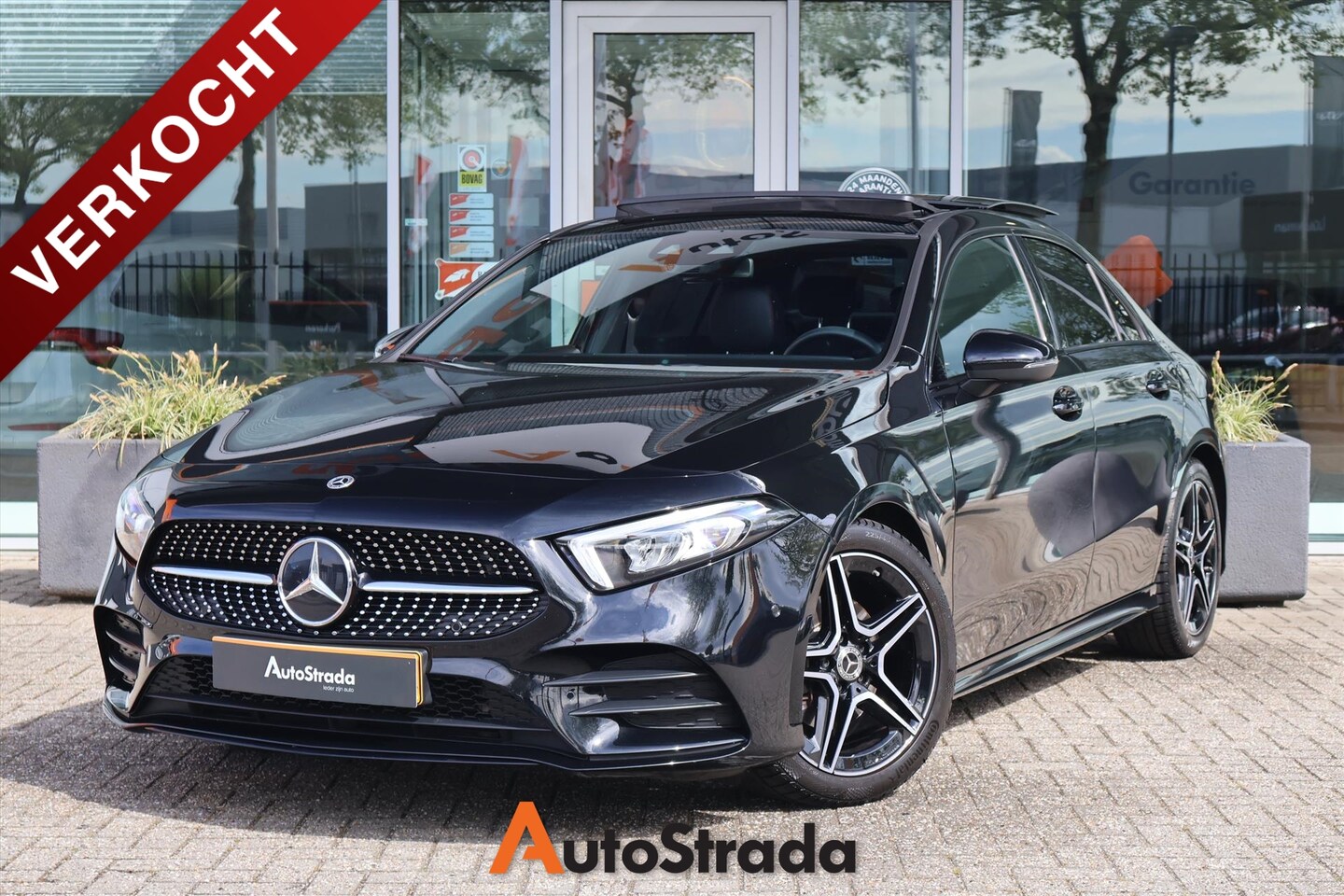 Mercedes-Benz A-klasse - Limousine A 200 AMG-Line 163pk 7G-DCT | Pano | Camera | Sfeer | MBUX | Navi | Carplay | Cl - AutoWereld.nl