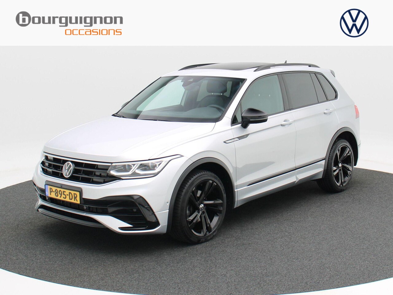 Volkswagen Tiguan - 1.5 TSi 150 Pk Automaat R-Line Business+ | Full LED | Panoramadak | Black Style | Camera | - AutoWereld.nl