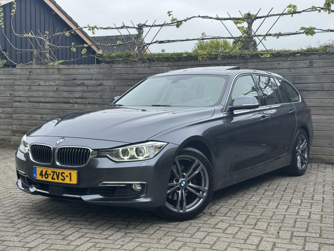 BMW 3-serie Touring - 320i AUT|PANO|HUD|ADAPTIVE|HARMAN/KARDON - AutoWereld.nl