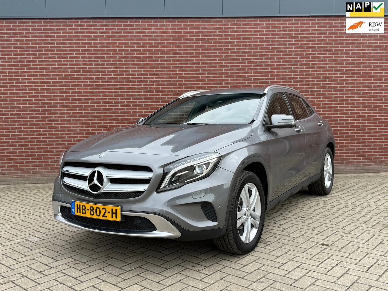 Mercedes-Benz GLA-Klasse - 180 Ambition NAP / Automaat / 5-deurs / Airco / PDC / Stoelverwarming - AutoWereld.nl
