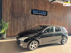 Hyundai i30 - 1.6i Dynamic Business AUTOMAAT, Navi, AIRCO