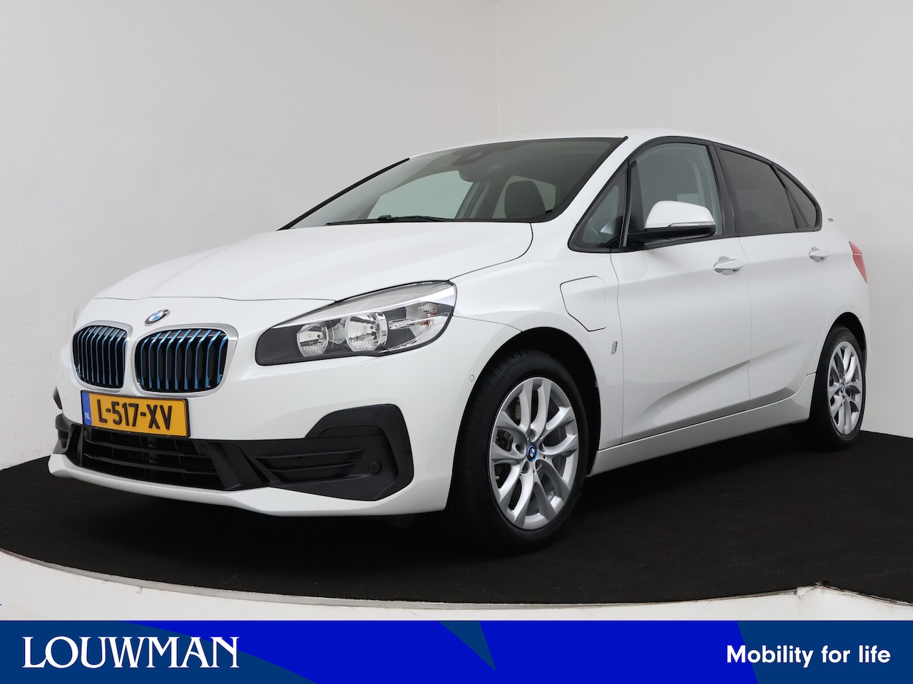 BMW 2-serie Active Tourer - 225xe iPerformance Limited | AWD | Navigatie | Stoelverwarming | Plug-in Hybrid | - AutoWereld.nl
