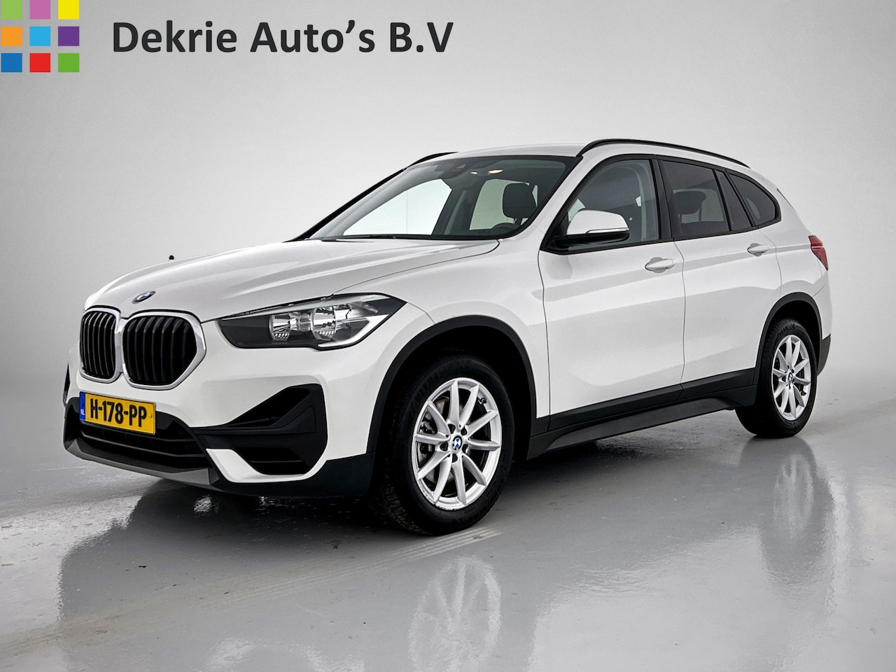 BMW X1 - sDrive18i 141PK Automaat Executive Edition / Cruisecontrole / Pdc. / Lm.velgen / Navigatie - AutoWereld.nl