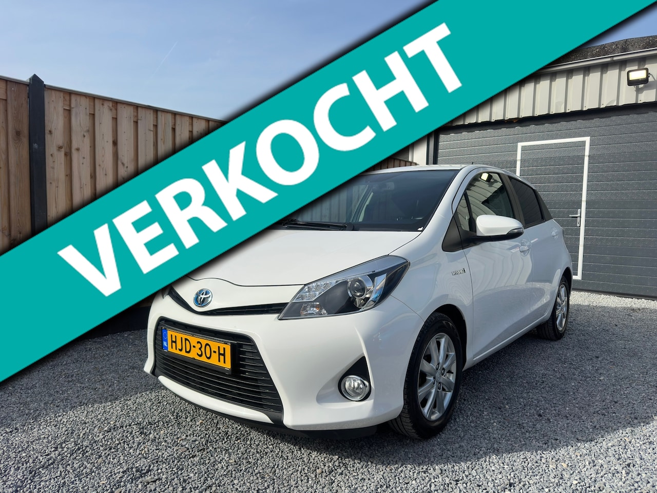 Toyota Yaris - 1.5 Full Hybrid Aspiration Cruise | Navi | APK - AutoWereld.nl