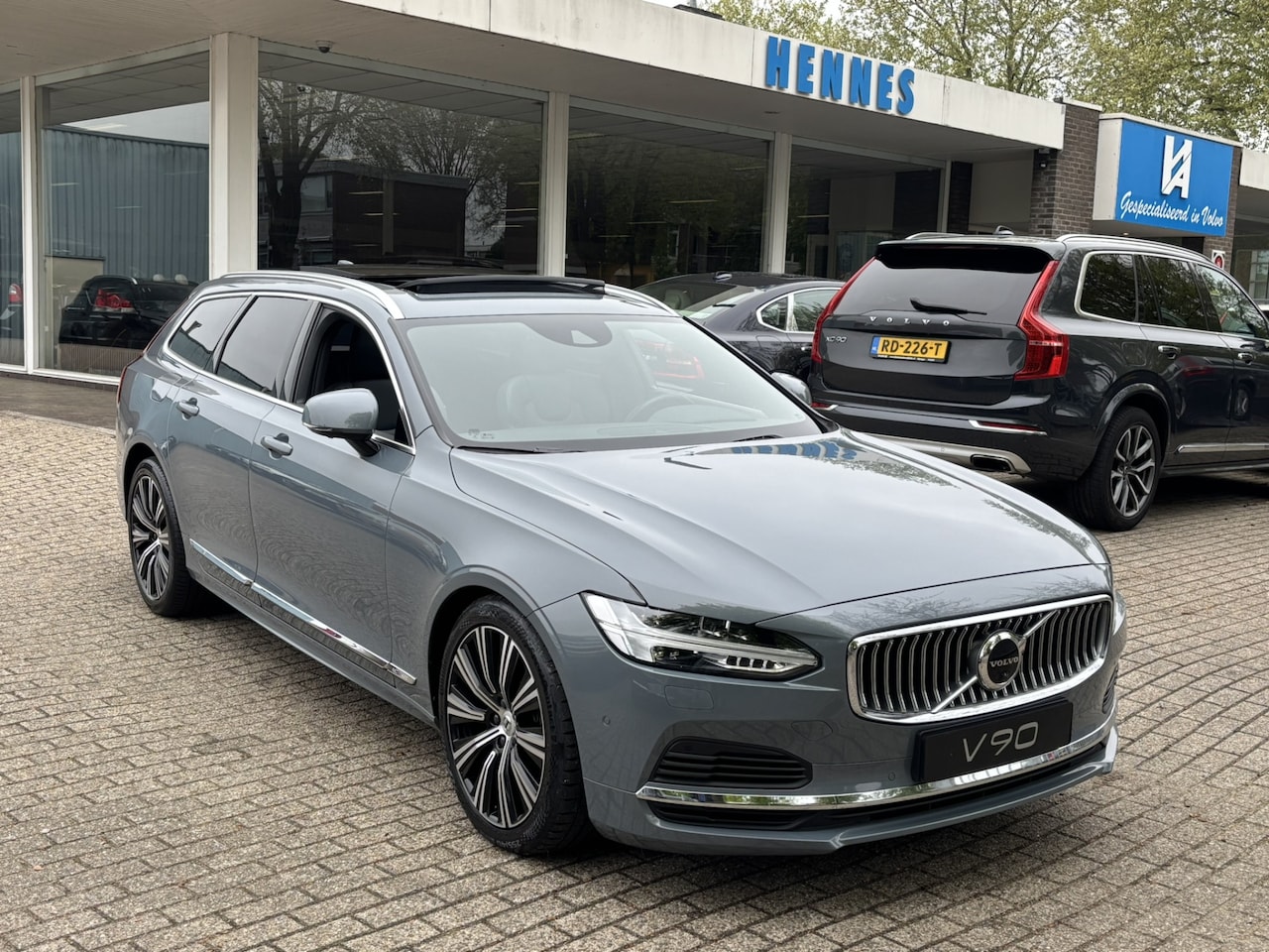 Volvo V90 - T6 Recharge AWD Inscription 360 Pano DAB Pilot Assist - AutoWereld.nl