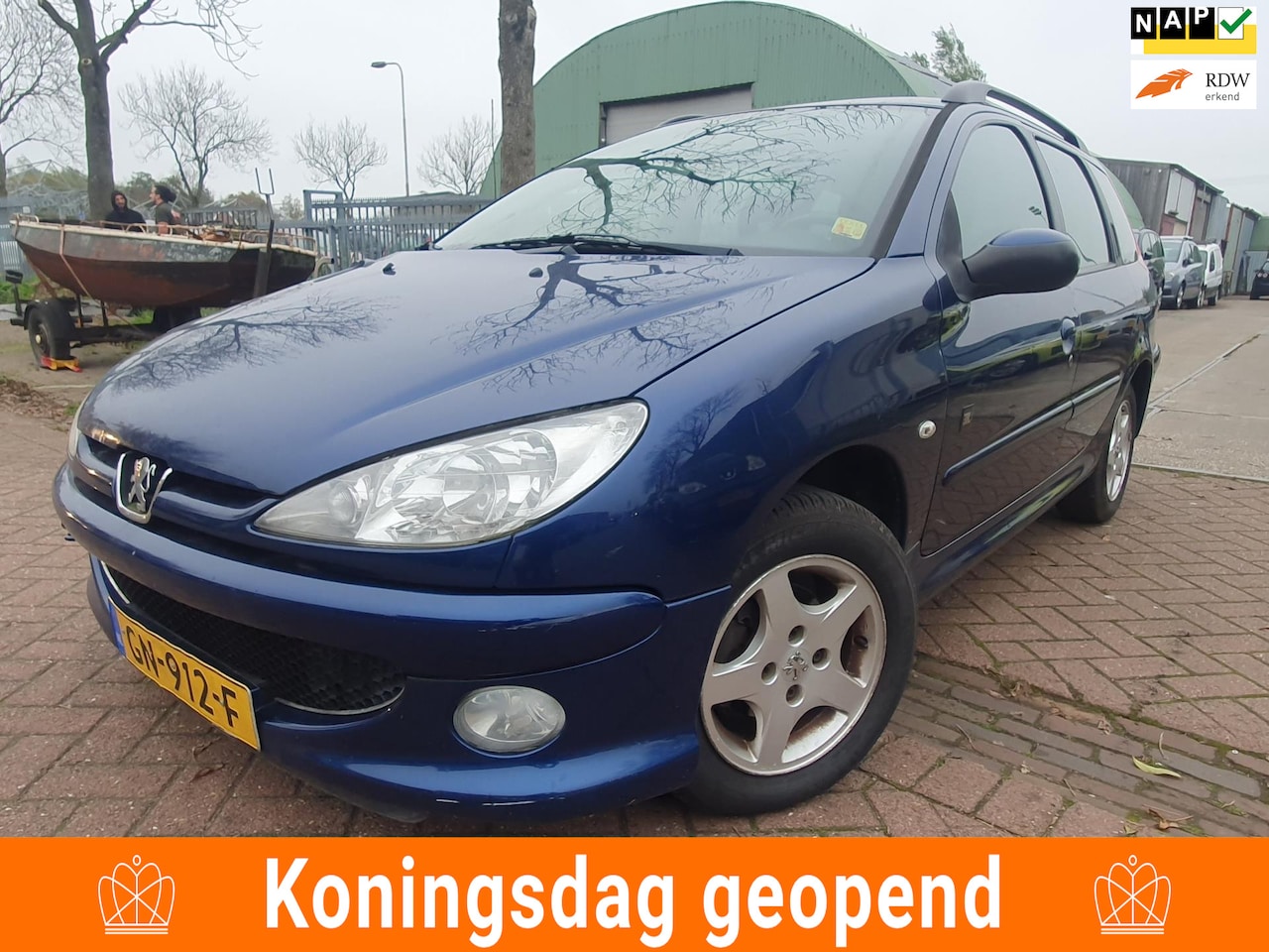 Peugeot 206 SW - 1.4 One-line NAP APK 7/2025 - AutoWereld.nl
