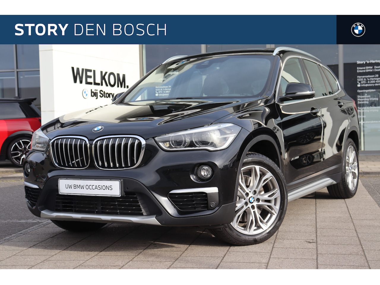 BMW X1 - xDrive20i High Executive xLine Automaat / Panoramadak / Trekhaak / Sportstoelen / Achterui - AutoWereld.nl