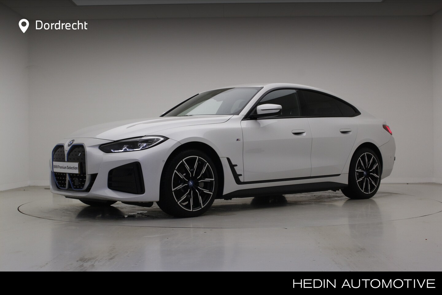BMW i4 - eDrive35 70 kWh M-Sport | 19" | Camera | - AutoWereld.nl