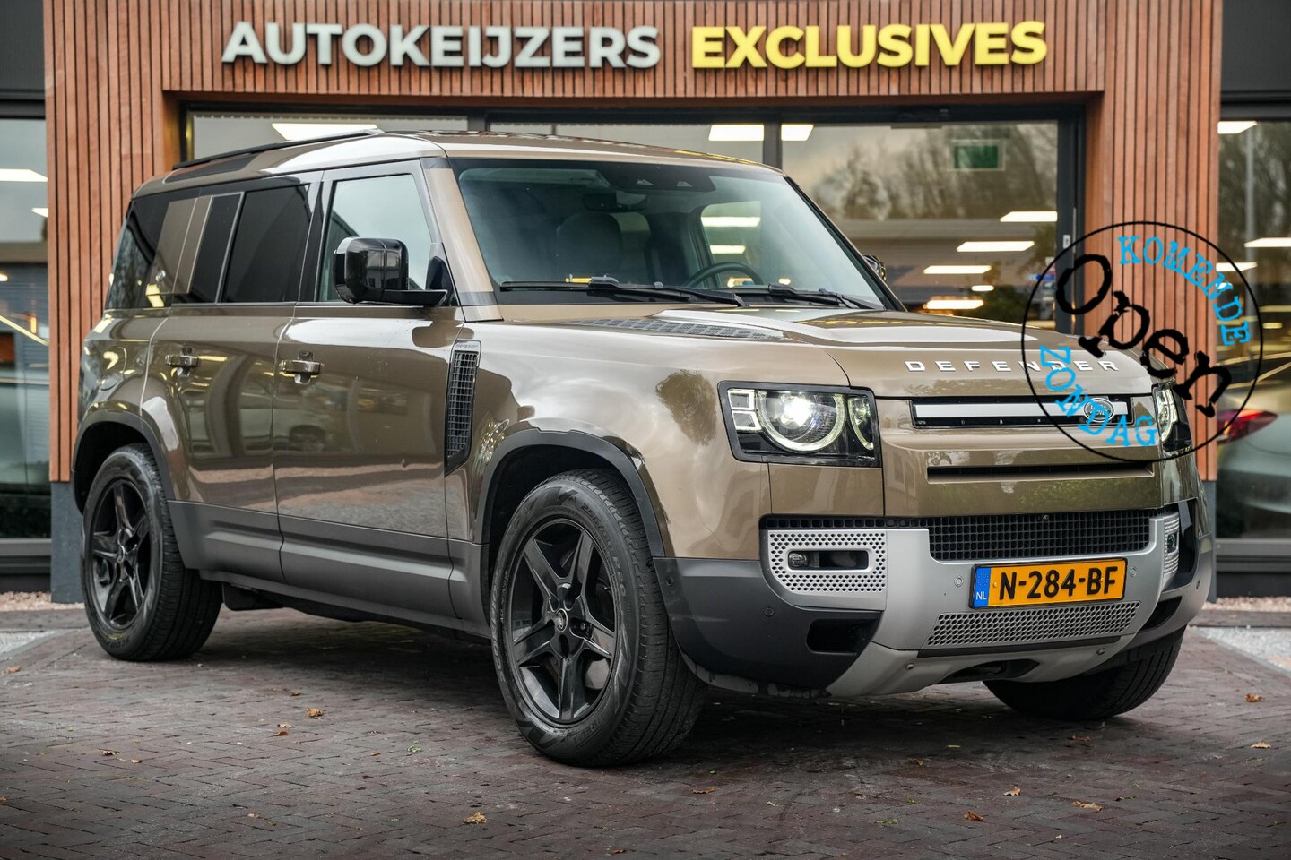 Land Rover Defender 110 - 2.0 P400e 110 HSE Panodak Grote Navi Trekhaak Stoelverw. Leer 360 Cam Meridian - AutoWereld.nl