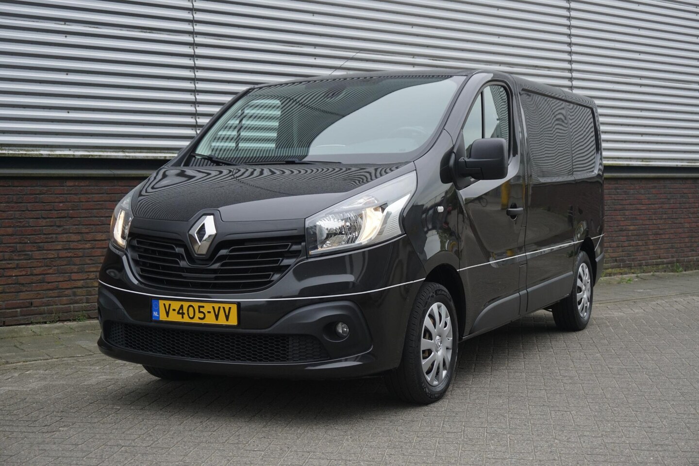 Renault Trafic - 1.6 dCi 120PK T29 L1H1 Luxe/Metallic/3 Zits/ Trekhaak/Nette Bus. - AutoWereld.nl