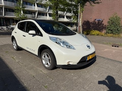 Nissan LEAF - Tekna 24 kWh Black Leather White Metallic