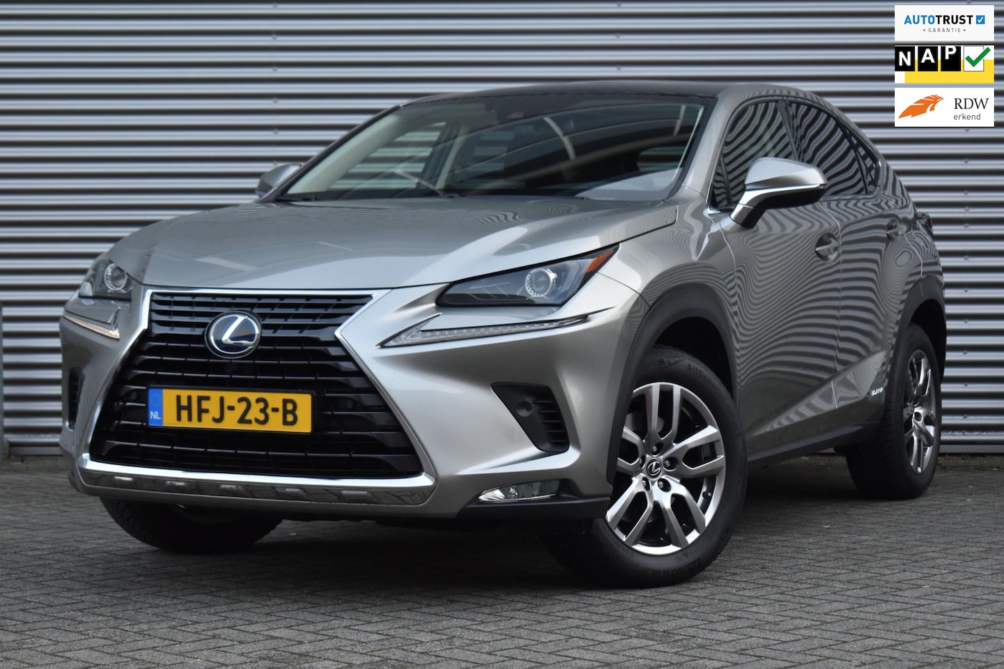 Lexus NX - 300h AWD 300H AWD, Navi, Leder, Panoramadak, Camera. - AutoWereld.nl