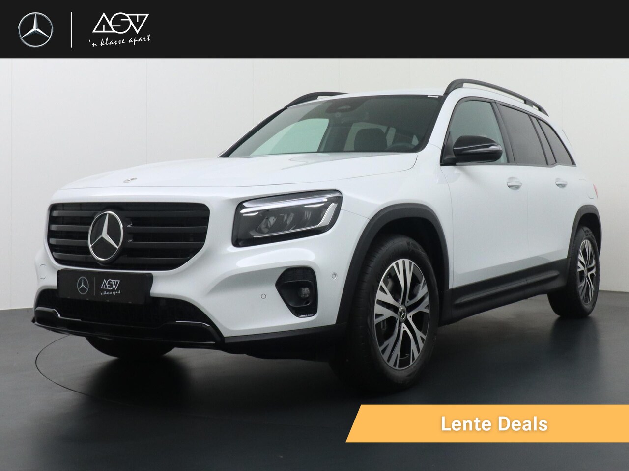Mercedes-Benz GLB - 180 Star Edition Luxury Line 7pers. | Trekhaak Wegklapbaar | Achteruitrijcamera | Nightpak - AutoWereld.nl