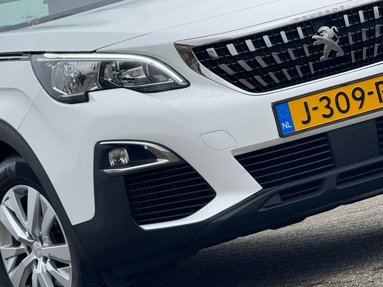 Peugeot 3008 - 1.2 PureTech Blue Lease Executive - Blanc Glacier - Nav/PDC/Clima - AutoWereld.nl