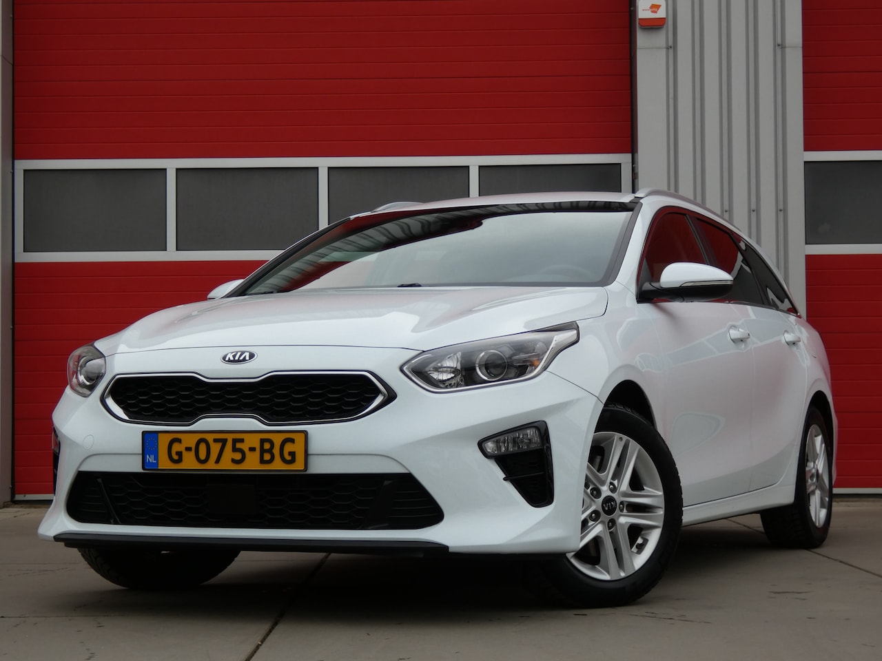 Kia Cee'd Sportswagon - Ceed 1.0 T-GDi DynamicPlusLine/ lage km/ trekhaak! - AutoWereld.nl