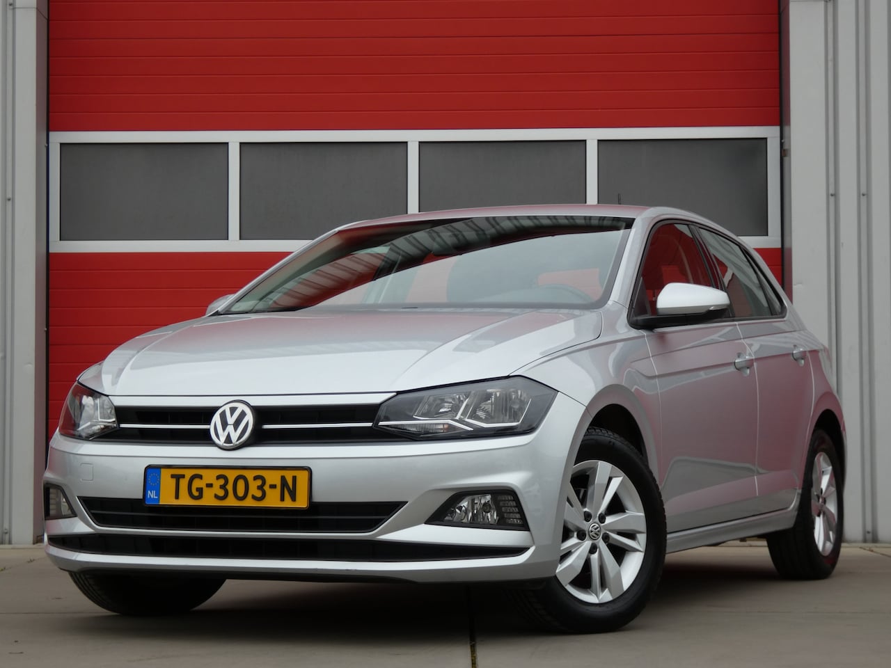 Volkswagen Polo - 1.0 TSI Comfortline Business/ lage km/ zeer mooi! - AutoWereld.nl