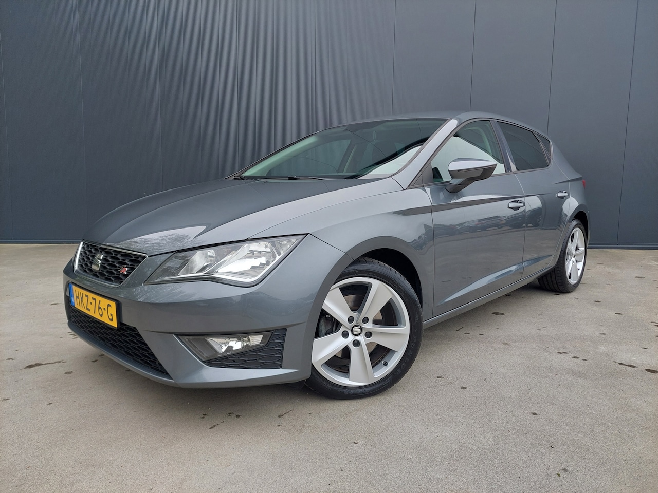 Seat Leon - 2.0 TDI 150 PK AUTOMAAT FR Connect HALF LEER LED NAVI CRUISE ECC - AutoWereld.nl