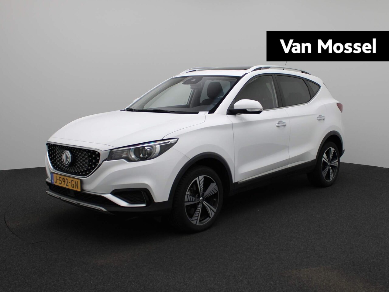 MG ZS - EV Luxury 45 kWh | Leder | Navi | Panoramadak | Camera | Apple CarPlay | Adaptive Cruise C - AutoWereld.nl
