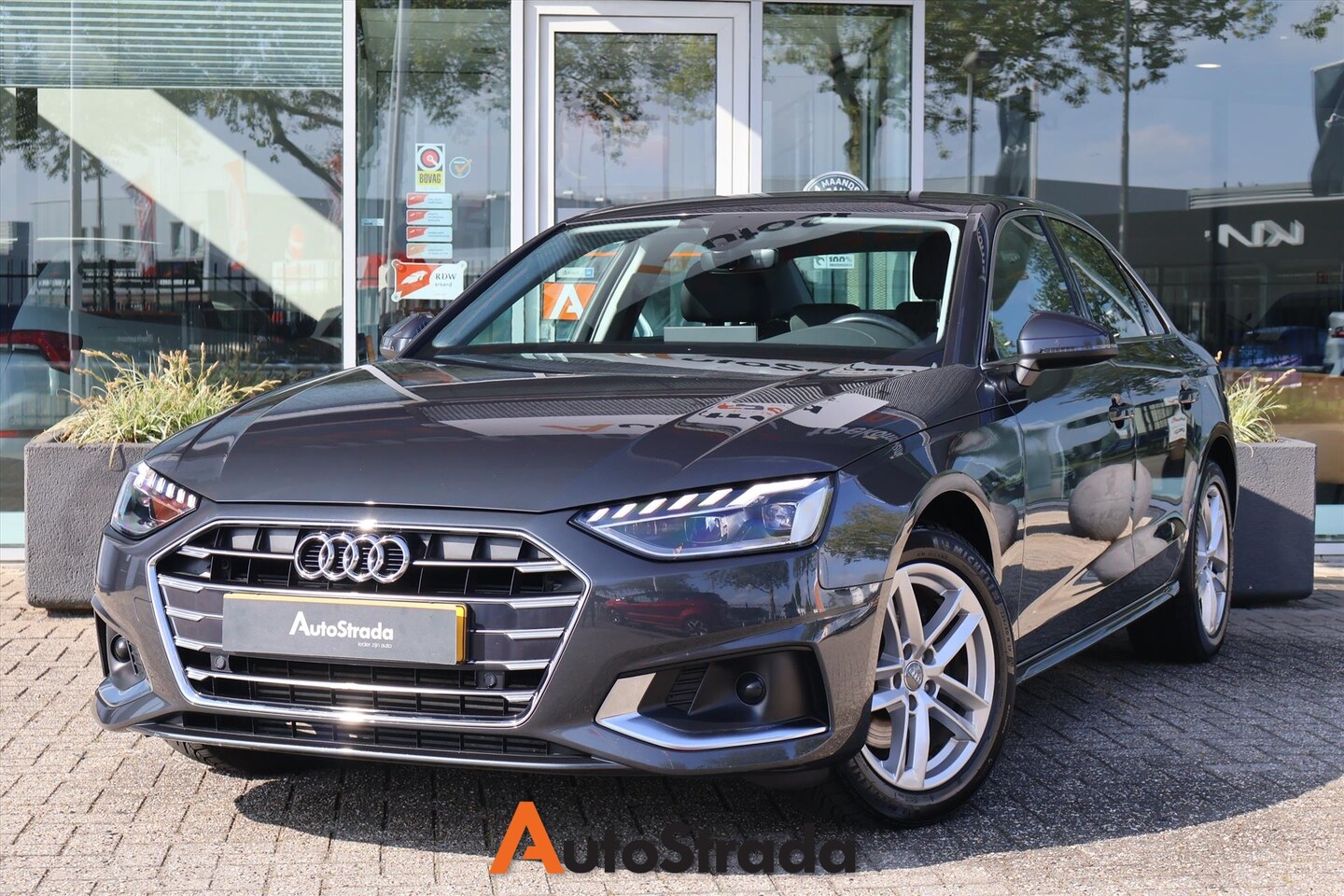 Audi A4 Limousine - 35 Launch Edition TFSI 150pk S tronic | Navi | Virtual | Carplay | Matrix | Stoelverwarmin - AutoWereld.nl