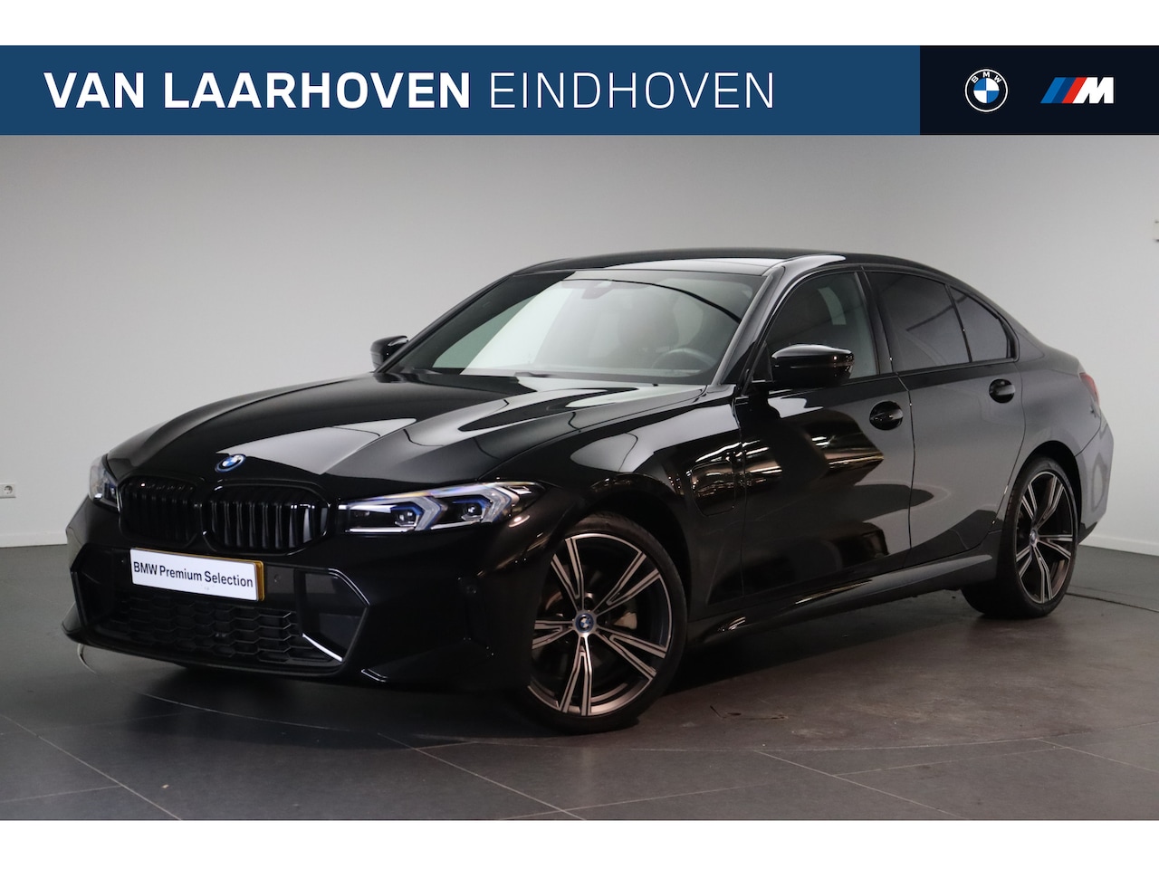 BMW 3-serie - 320e M Sport Automaat / Sportstoelen / Adaptieve LED / Widescreen Display / Live Cockpit P - AutoWereld.nl