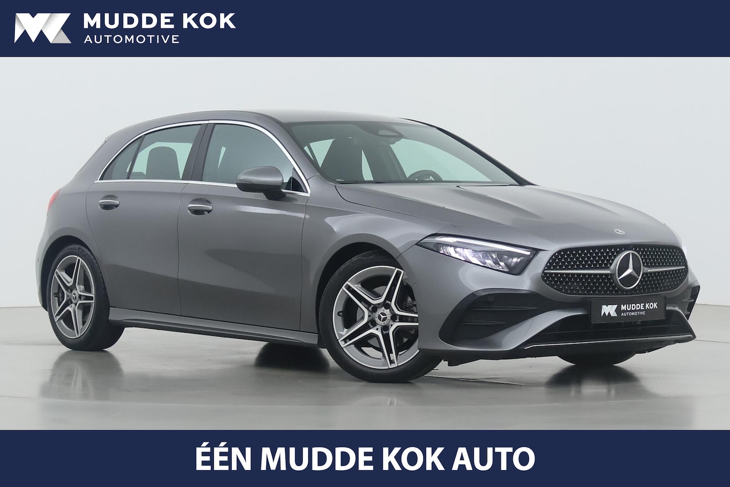 Mercedes-Benz A-klasse - 200 AMG Line | ACC | Sportstoelen | Camera | Trekhaak | 18 Inch | Stoelverwarming - AutoWereld.nl