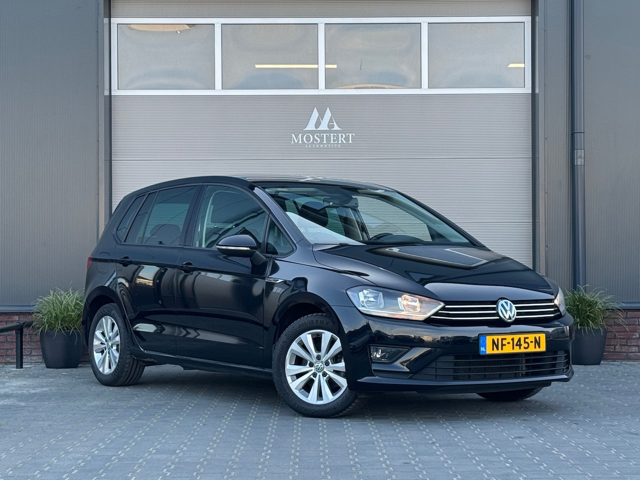 Volkswagen Golf Sportsvan - 1.4TSI/125pk Business Edition|2016|Dealer|Camera|Navi|PDC|Cruise|16"LMV - AutoWereld.nl