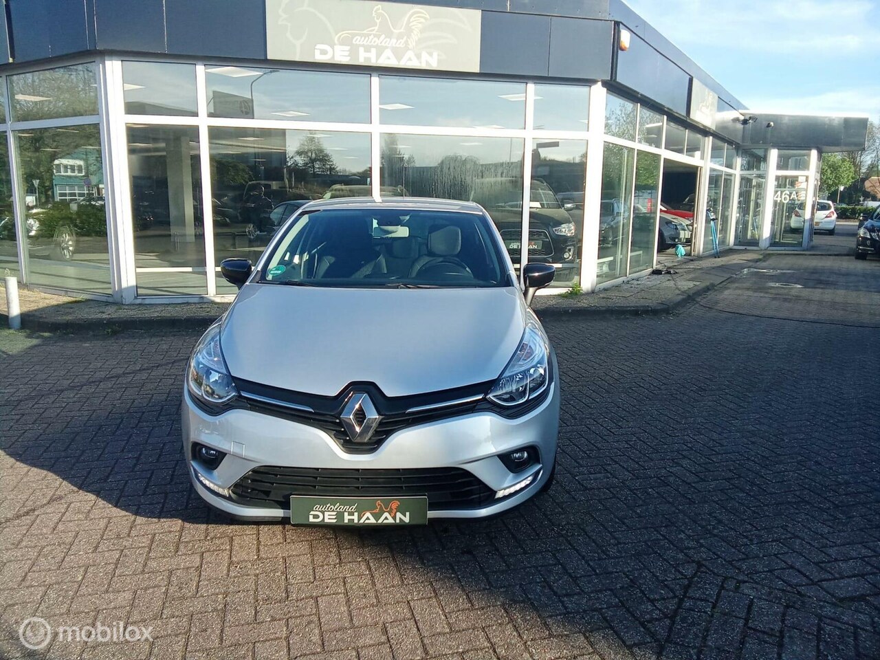 Renault Clio - Koningsdag geopend van 12.30 tot 16.30 1.2 TCe LIMITED BOSE EDITION - AutoWereld.nl