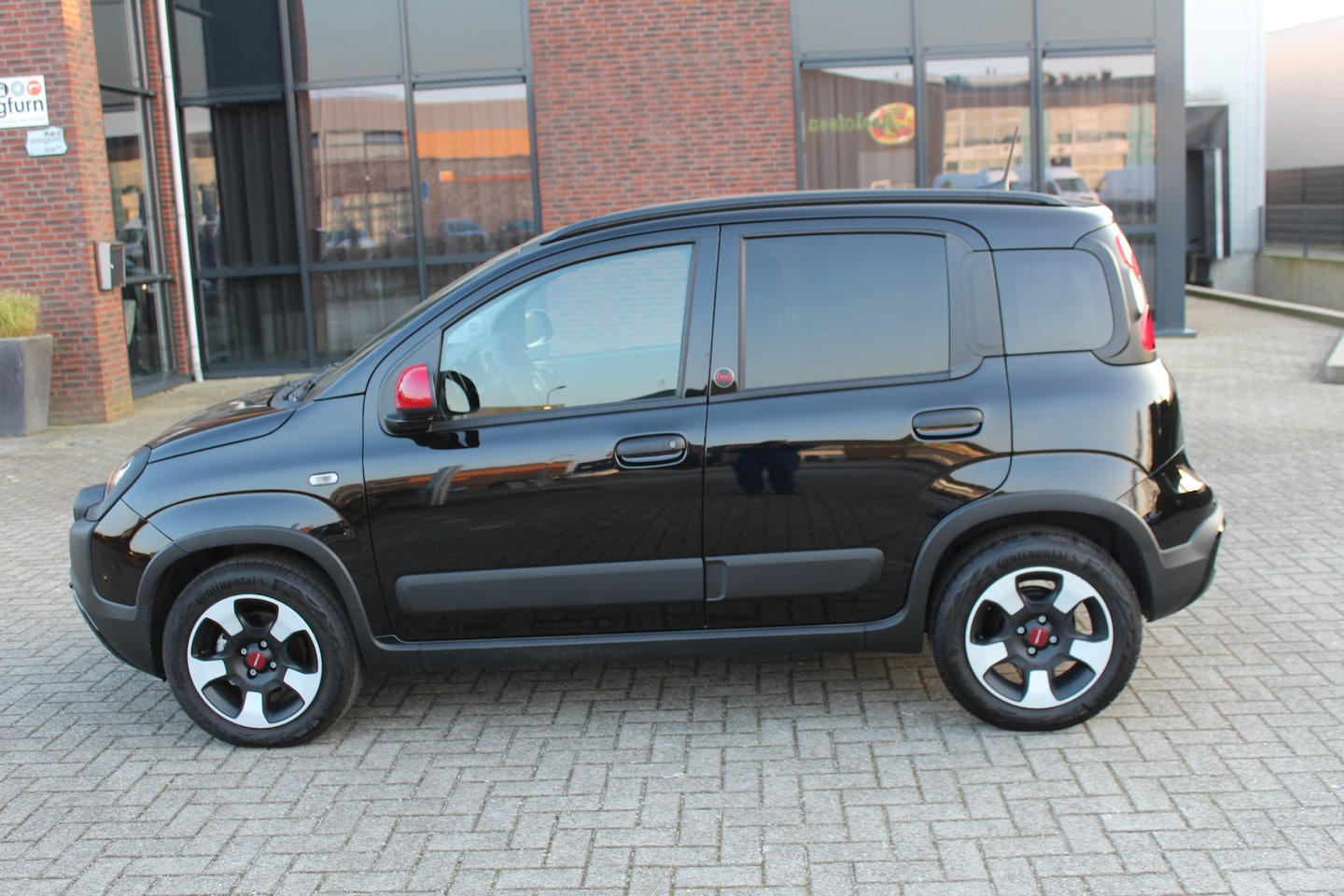 Fiat Panda - 1.0 Hybrid RED Cross Clima-PDC-Carplay - AutoWereld.nl