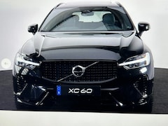 Volvo XC60 - 2.0 Recharge T8 AWD R-Design Pano /Trekhaak /21" velgen banden