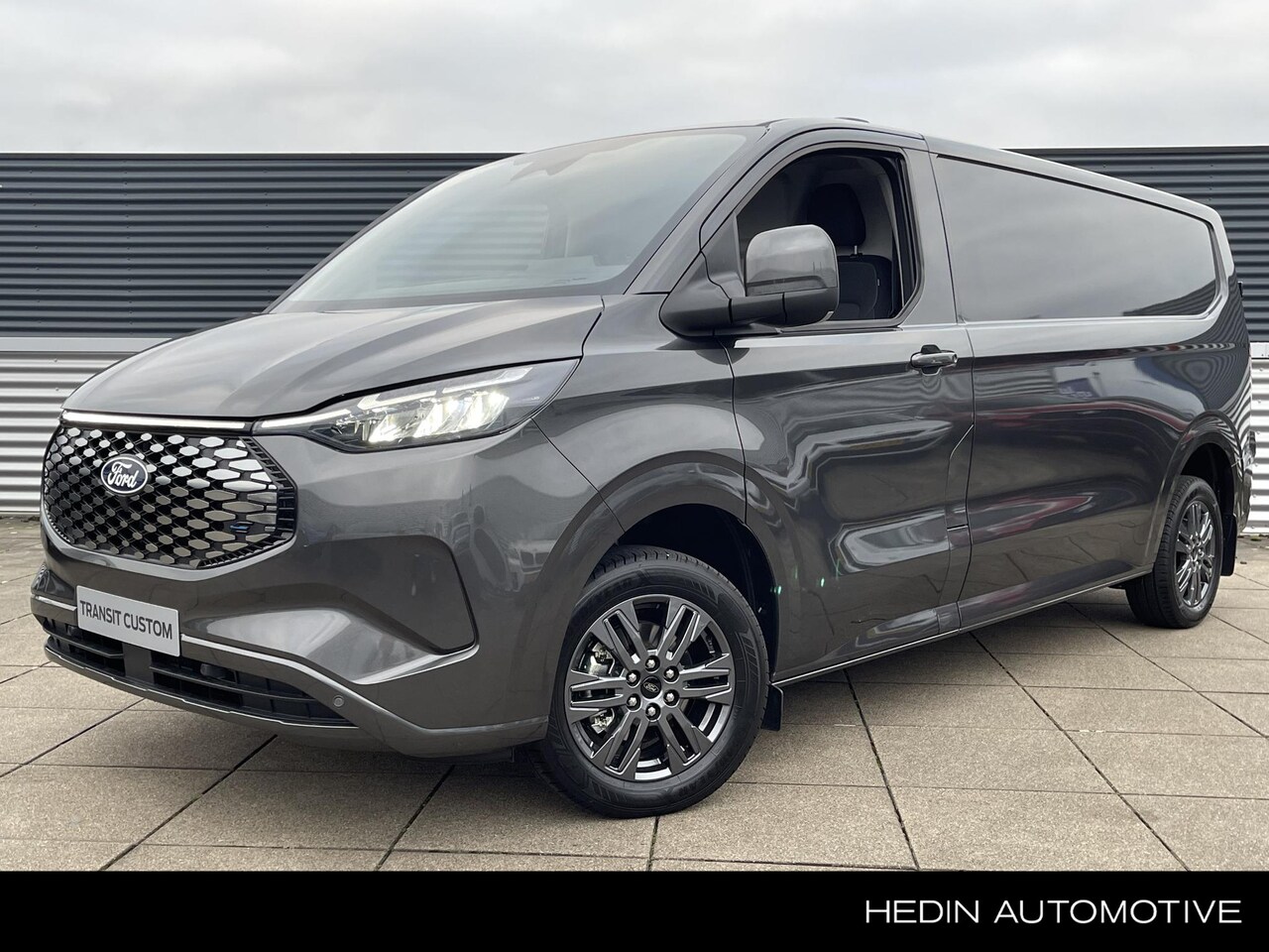Ford Transit Custom - E-Transit 320 L2H1 Limited 65 kWh Ford E-Transit Cust. 320 L2H1 Limited 65 kWh - AutoWereld.nl