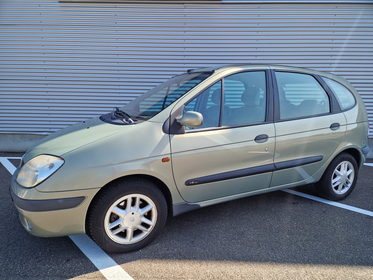 Renault Scénic - 1.6-16V Expression Automaat climatronic Trekhaak - AutoWereld.nl
