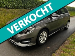 Mercedes-Benz B-klasse - 180 Ambition met 70.301 Km NAP, Lm 16", Parkeersensoren V+A, Airco, Cruisecontrol, Navi, B