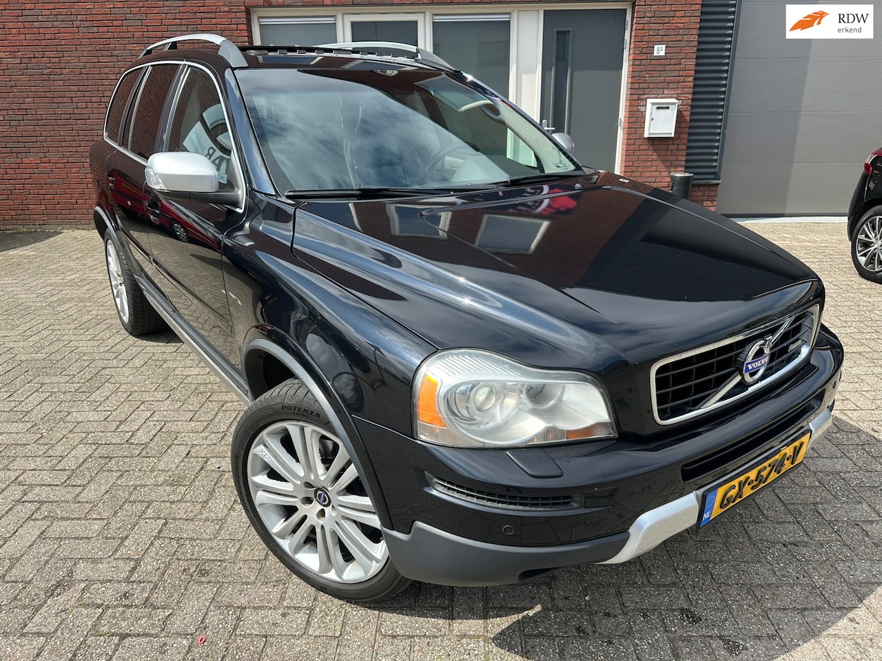 Volvo XC90 - 2.4 D5 Executive 7P / Dynaudio / Pano / Leder / PDC / Navi - AutoWereld.nl