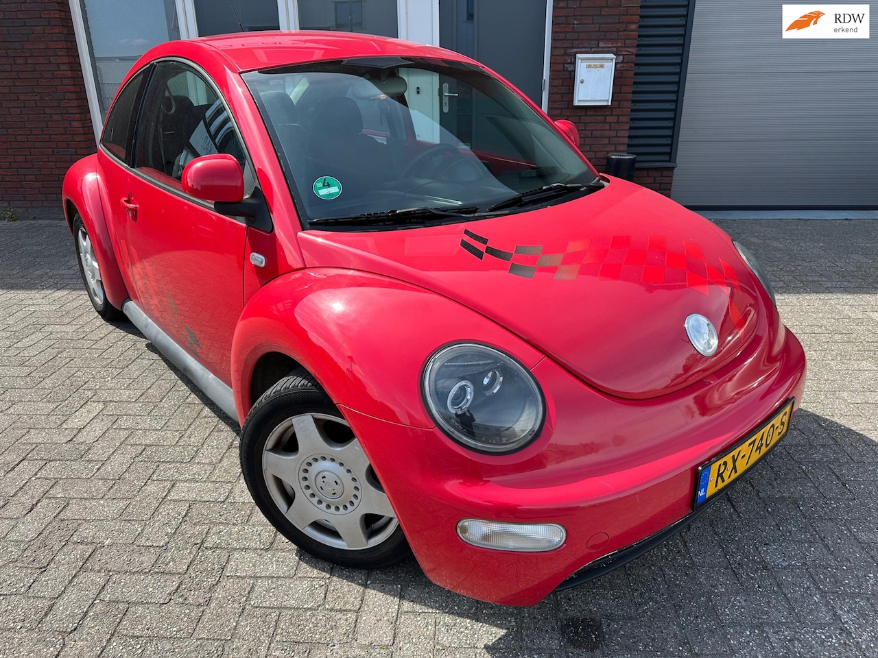 Volkswagen New Beetle - 2.0 Highline / Airco - AutoWereld.nl