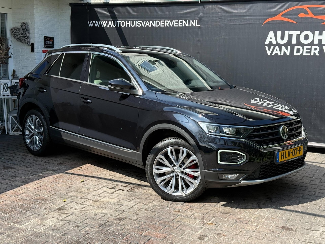 Volkswagen T-Roc - 2.0 TSI 4Motion Sport Virtual/ACC/Trekhaak/Etc - AutoWereld.nl