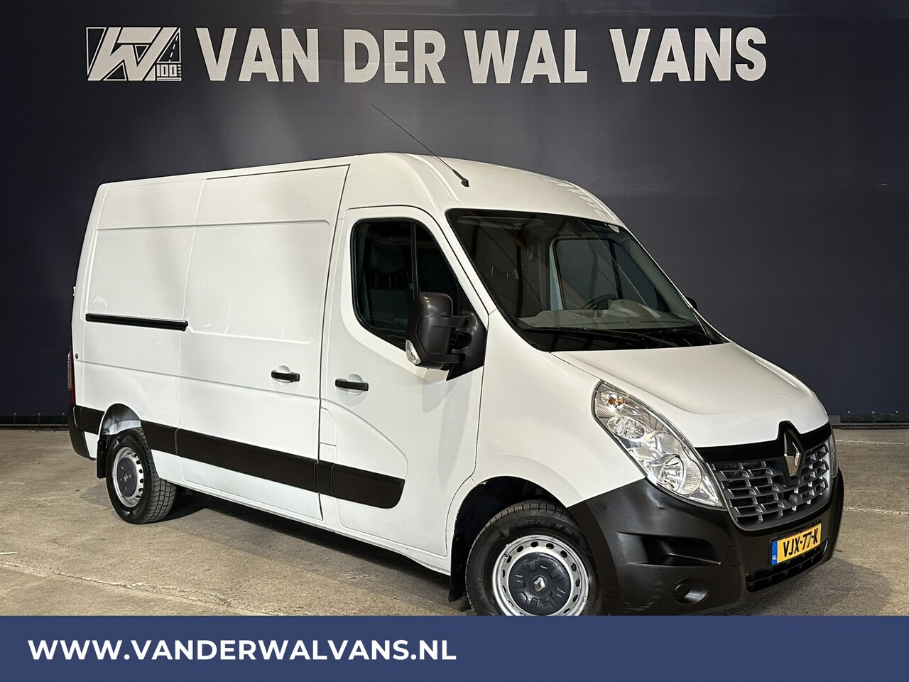 Renault Master - 2.3 dCi 146pk L2H2 Euro6 2500kg Trekhaak | 2x Zijdeur | Parkeersensoren | Chauffeursstoel, - AutoWereld.nl
