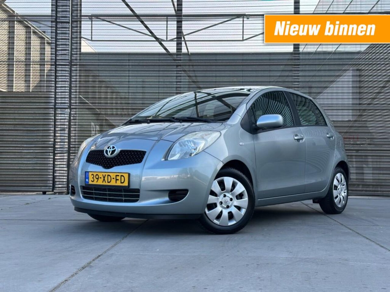 Toyota Yaris - 1.3 VVTI SOL AIRCO LAGE KM !! APK 25-4-2026 !! 1e EIGENAAR !! - AutoWereld.nl