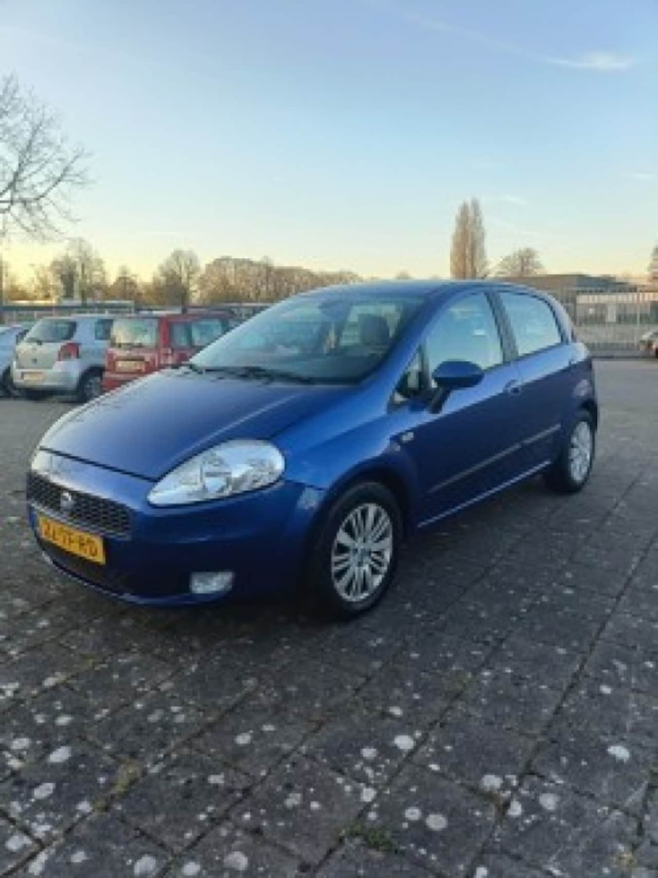 Fiat Punto - 1.4-16V Young 1.4-16V YOUNG - AutoWereld.nl