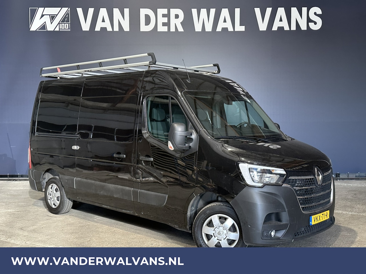 Renault Master - 2.3 dCi 150pk L2H2 Euro6 Airco | Imperiaal | LED | Navigatie | Camera | 2500kg Trekhaak Cr - AutoWereld.nl