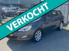 Opel Astra Sports Tourer - 1.4 Cosmo NL AUTO NAP Navi l Cruise l PDC l MTF-stuur l LMV l Zeer netjes