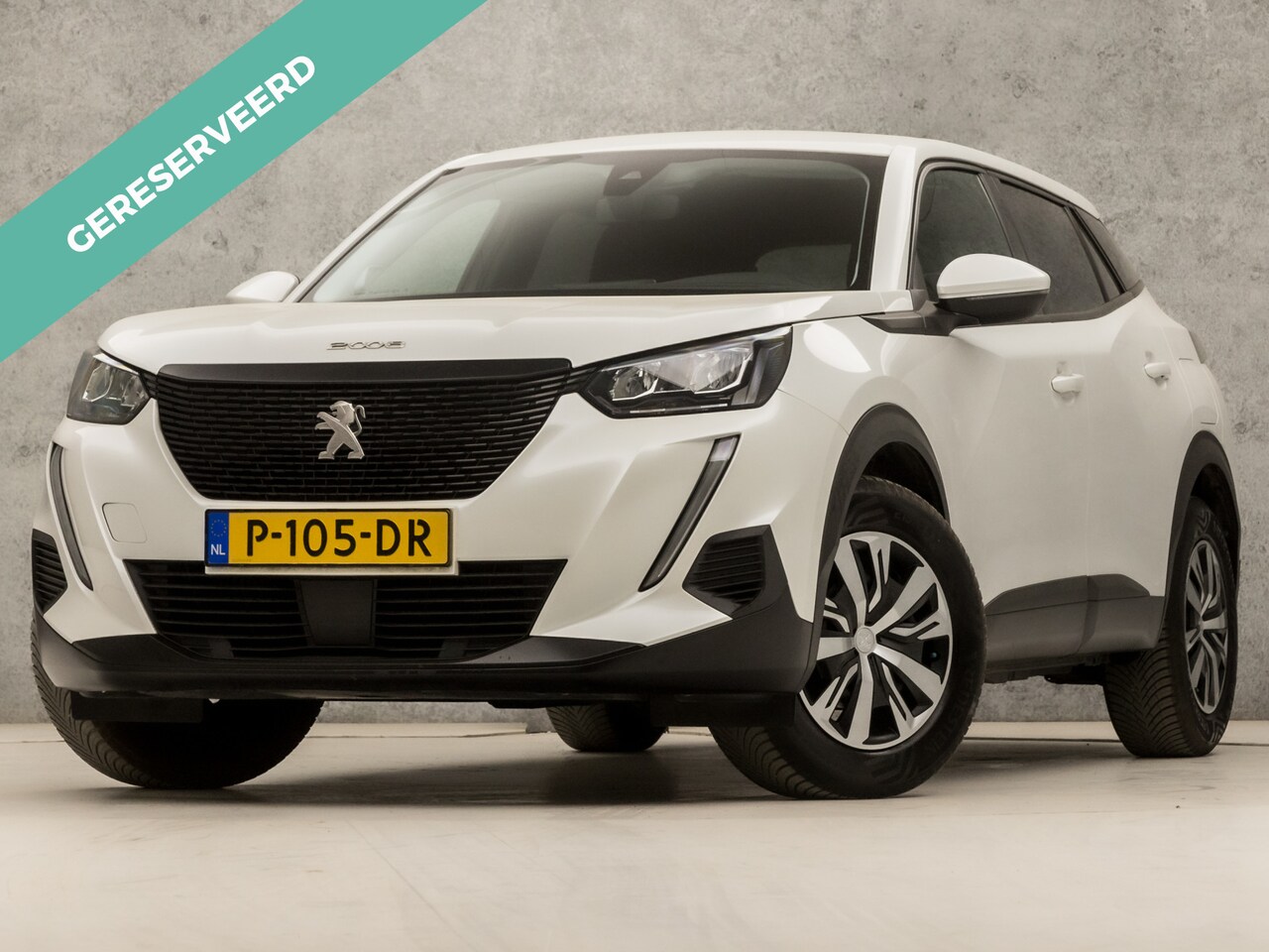 Peugeot 2008 - 1.2 PureTech Sport (APPLE CARPLAY, GROOT NAVI, LED KOPLAMPEN, GETINT GLAS, SPORTSTOELEN, C - AutoWereld.nl